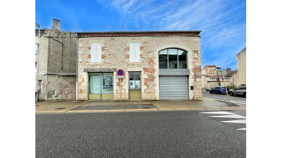 Vente local commercial 240m² à Bon-Encontre