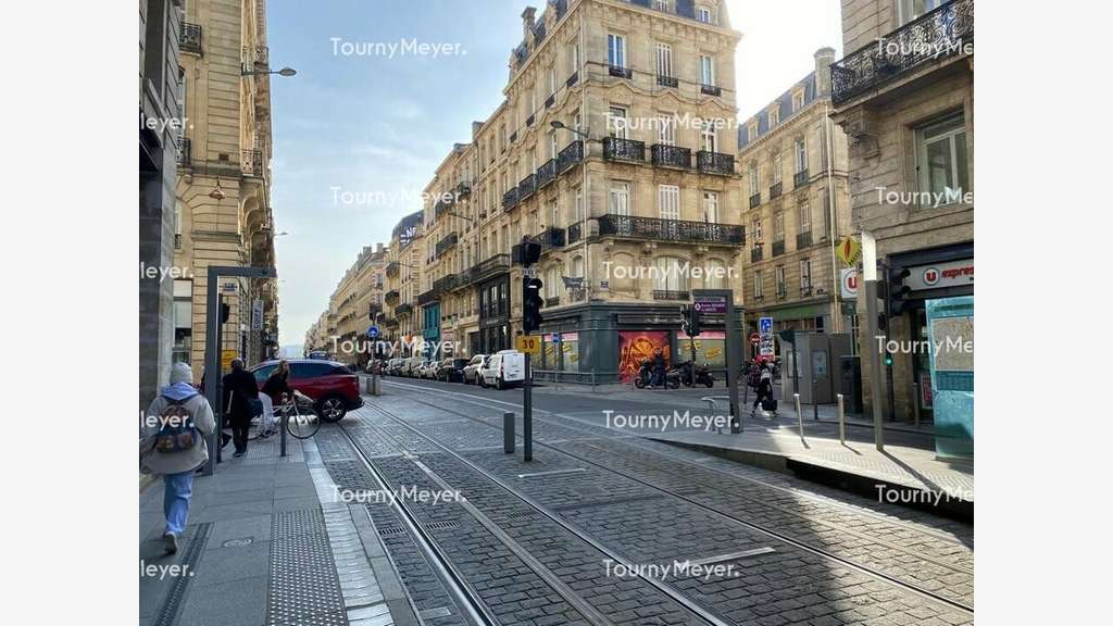 Murs commerciaux 445m² en angle à vendre Bordeaux