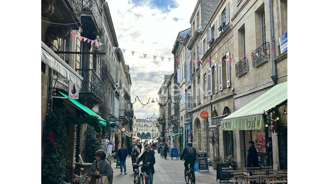 Local commercial 38m² à vendre à Bordeaux Remparts