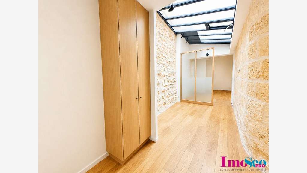 Local commercial 127m² à vendre à Bordeaux centre