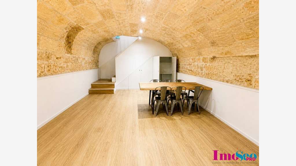 Local commercial 127m² à vendre à Bordeaux centre