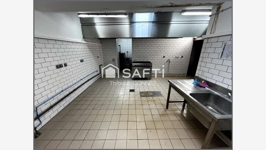 AV local commercial 75m² à Bourg-en-Bresse centre