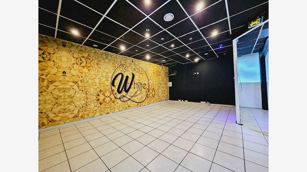 AV murs commerciaux 105m² à Bourges quartier gare