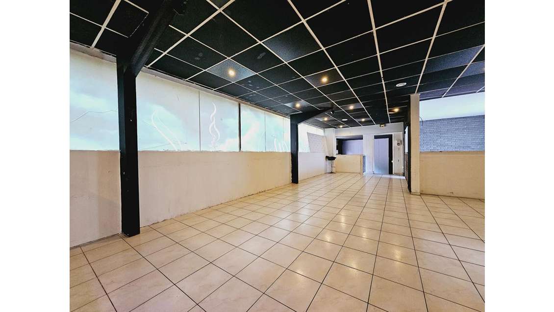 AV murs commerciaux 105m² à Bourges quartier gare