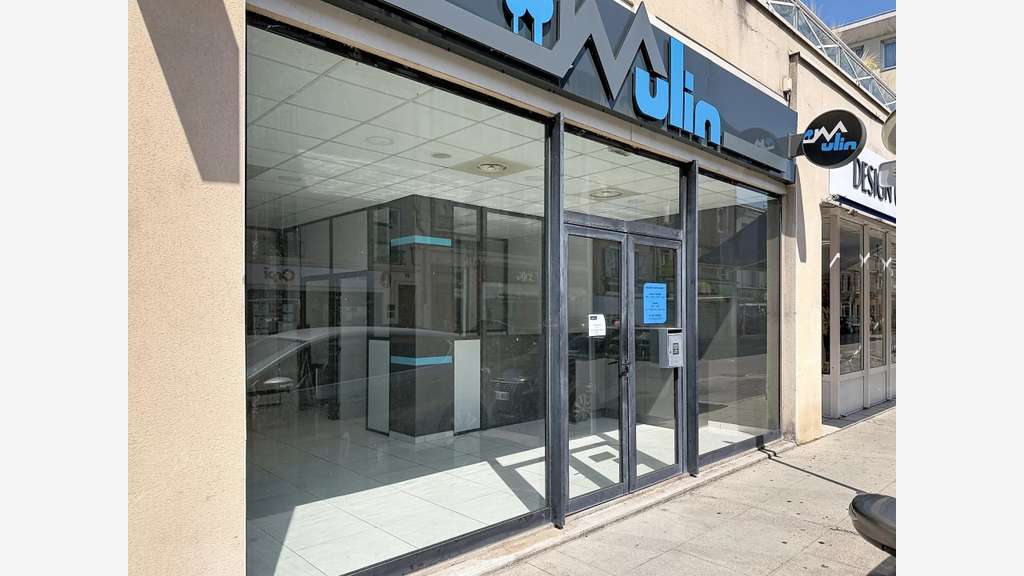 Local commercial de 86,74 m² à Bourgoin-Jallieu