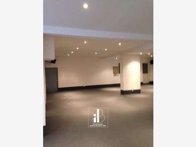 Local commercial 430m² à 10 mns de Fontainebleau