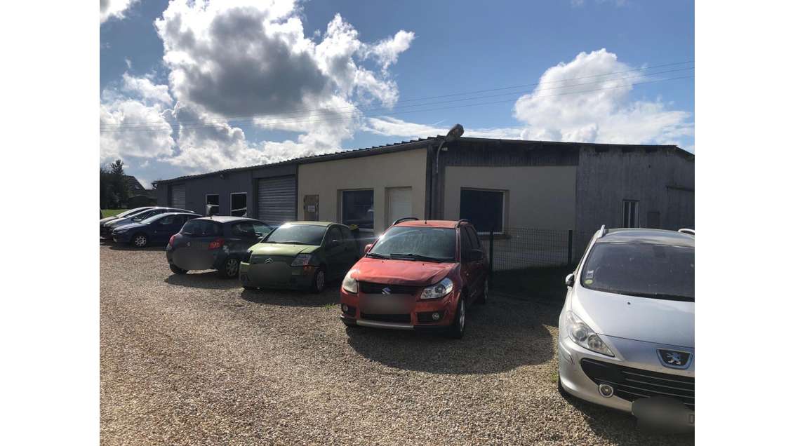 AV ensemble immobilier 7000m² idéal garage Bourth