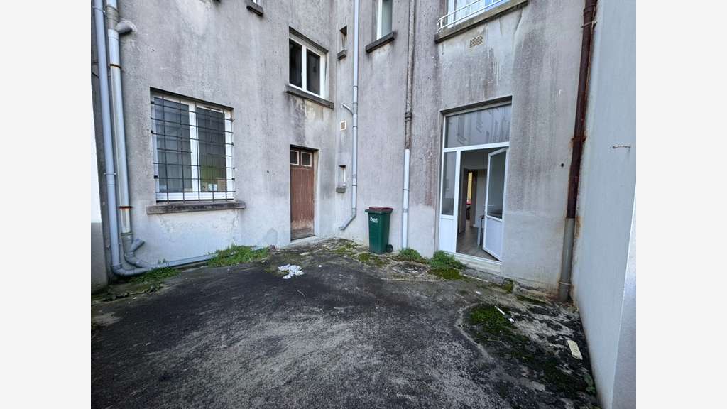AV local commercial 73m² emplacement N°1 à Brest