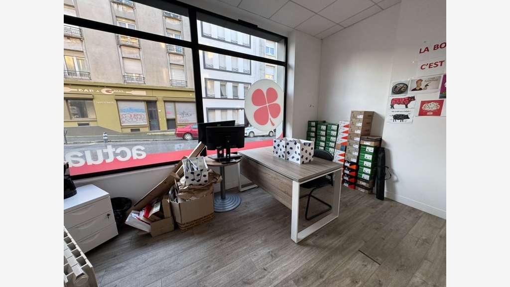 AV local commercial 73m² emplacement N°1 à Brest