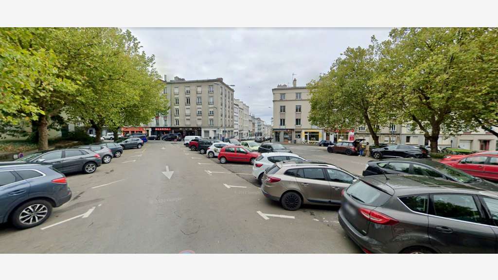 AV local commercial 73m² emplacement N°1 à Brest