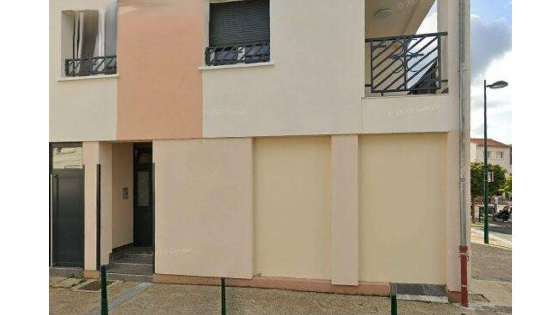 Vente local commercial neuf 162m² à Breuillet 