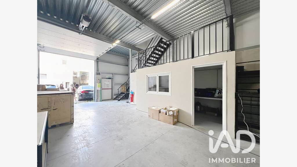 Cède local d'activité de 260m² à Brie-Comte-Robert