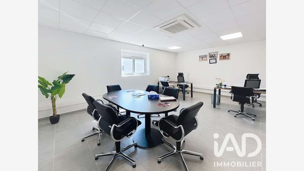 Cède local d'activité de 260m² à Brie-Comte-Robert