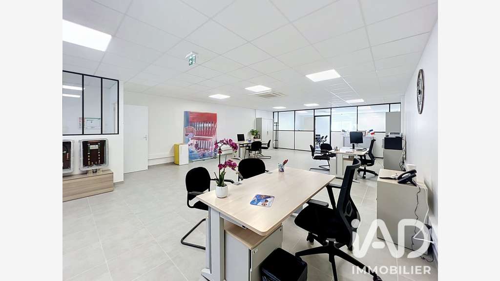 Cède local d'activité de 260m² à Brie-Comte-Robert