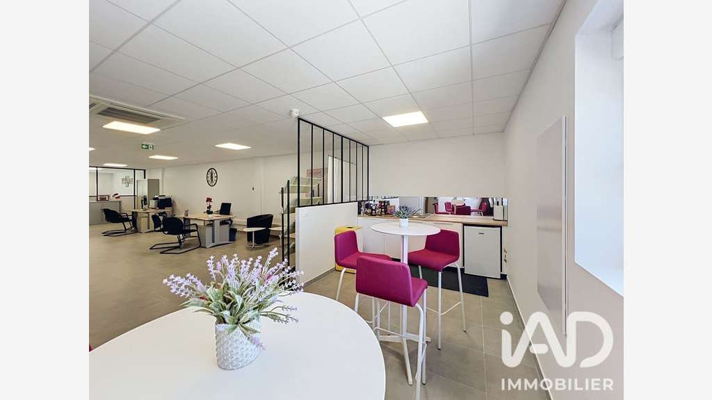Cède local d'activité de 260m² à Brie-Comte-Robert