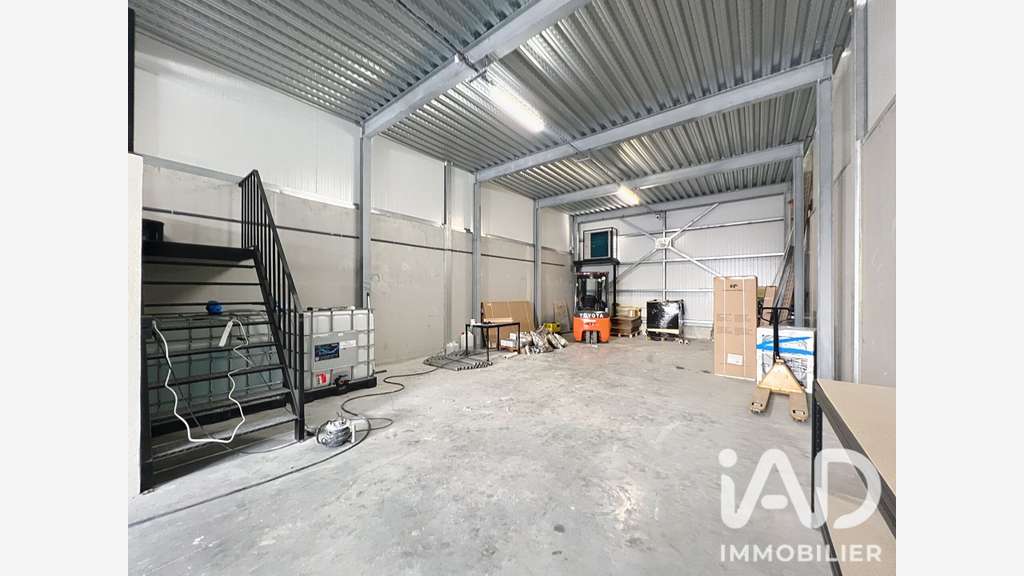 Cède local d'activité de 260m² à Brie-Comte-Robert