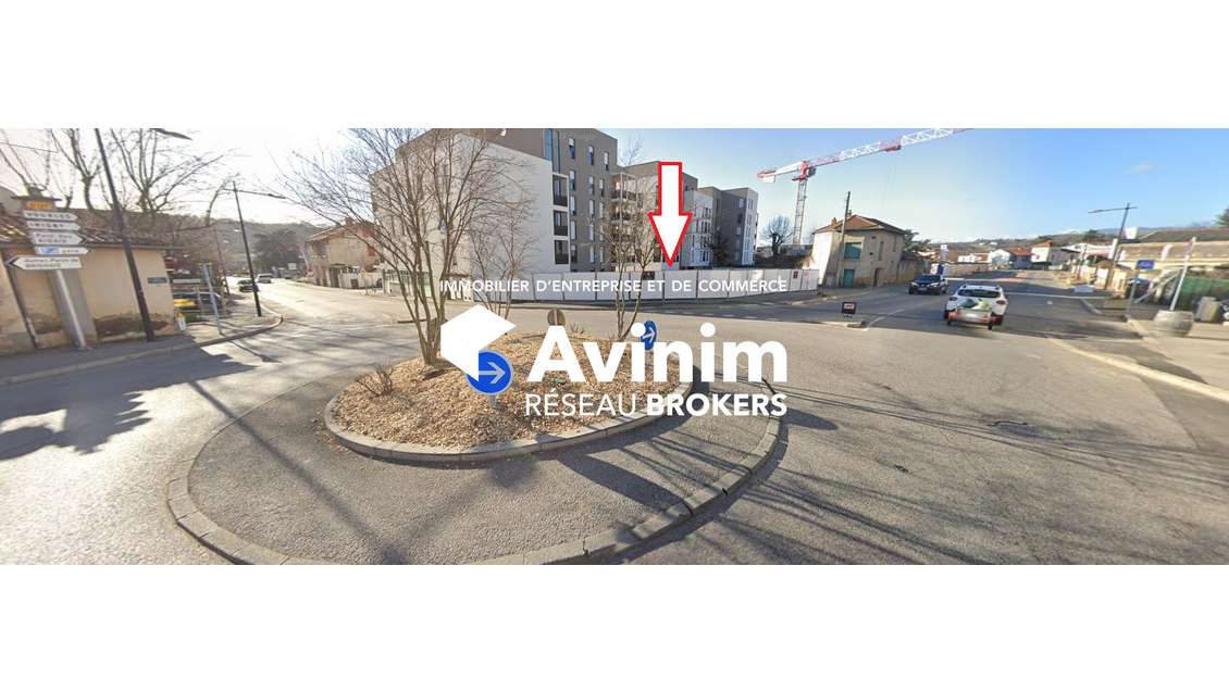 Beau local commercial en angle sur rond point