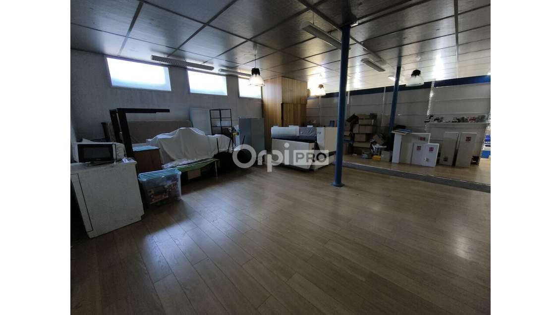 AV local commercial 237m² axe principal de Brive