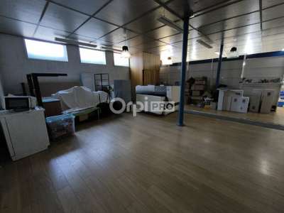 AV local commercial 237m² axe principal de Brive