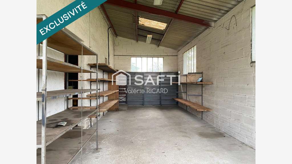 Local à usage d'atelier 446m² à Bruniquel 