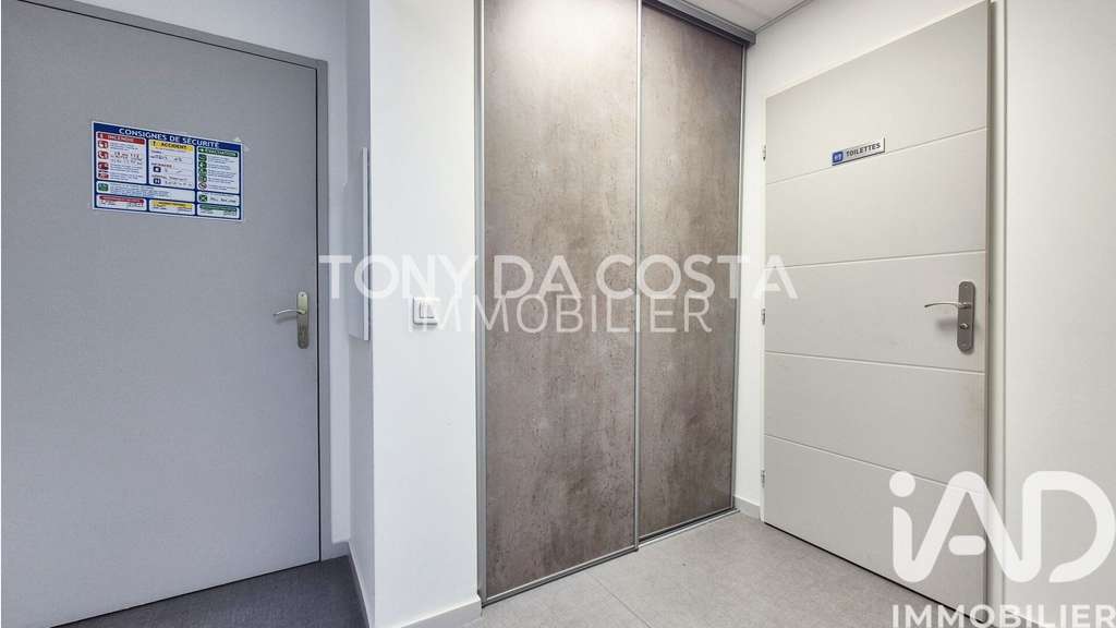 Vente local commercial 102m² à Bussy-Saint-Georges