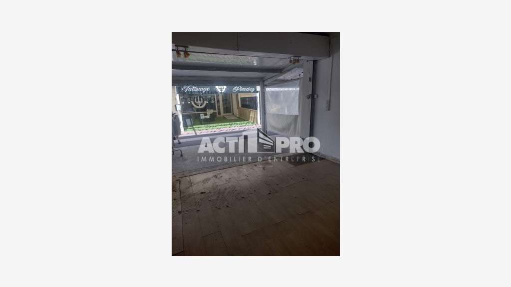 Vente locaux 149m² rue commerçante à Canet Plage