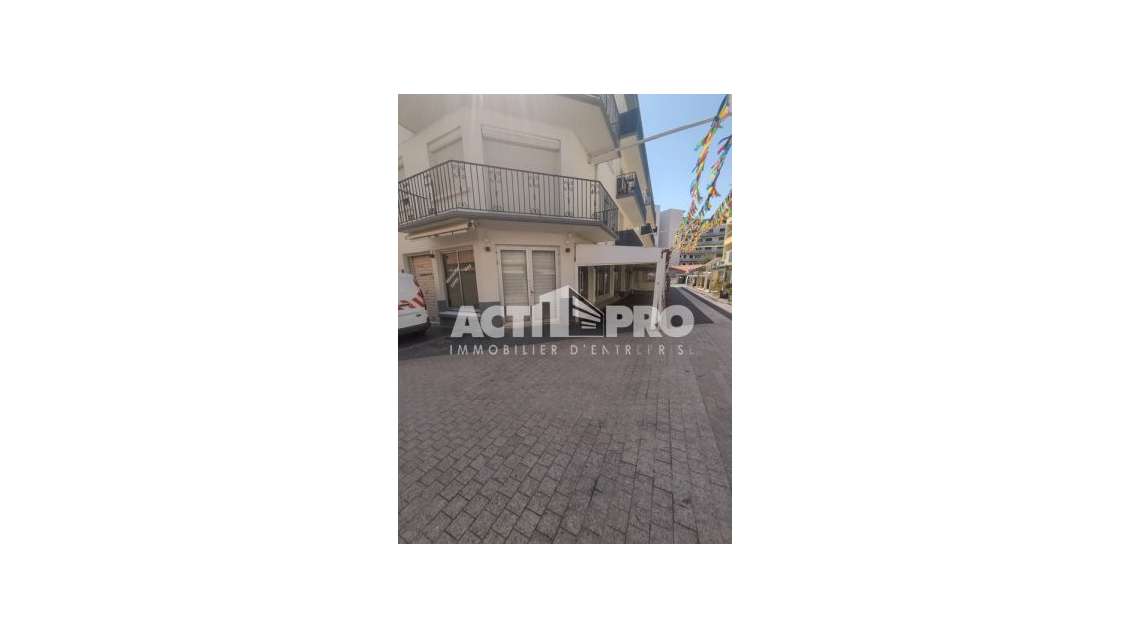 Vente locaux 149m² rue commerçante à Canet Plage