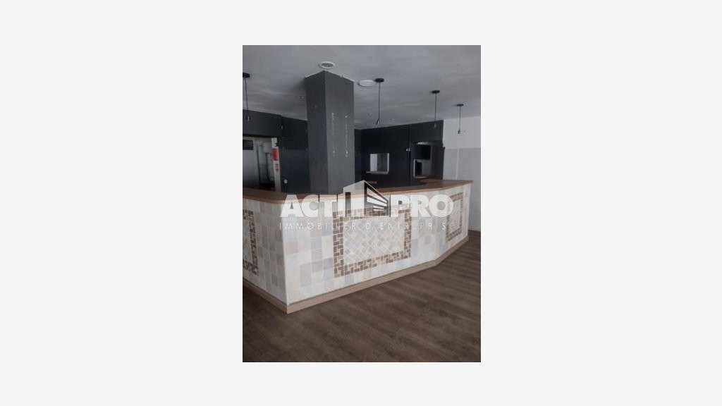 Vente locaux 149m² rue commerçante à Canet Plage