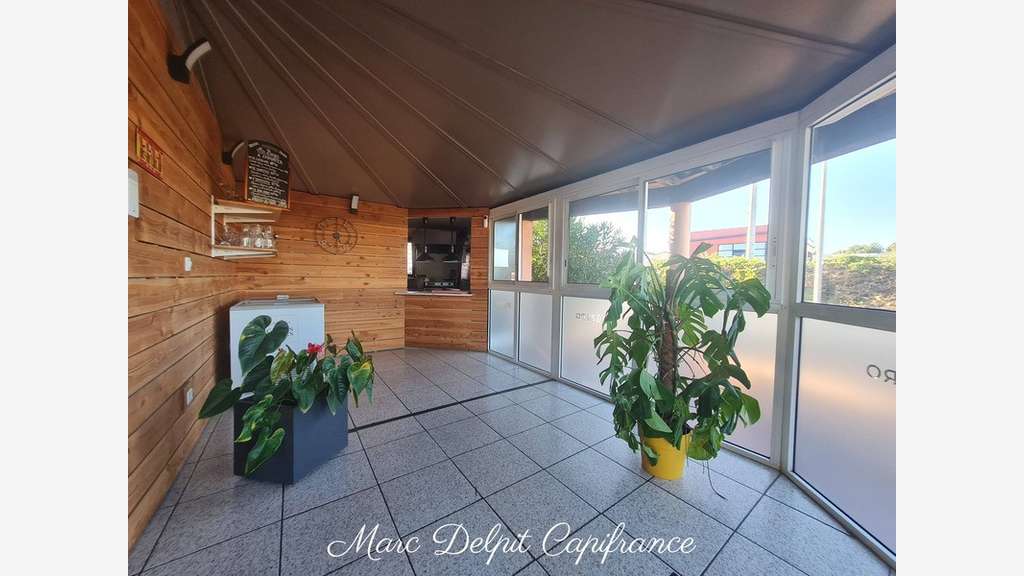 Exclusivité murs local commercial à vendre à Canet