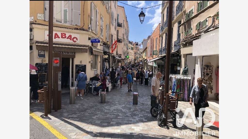 Vente local commercial rénové 38m² centre Cannes 
