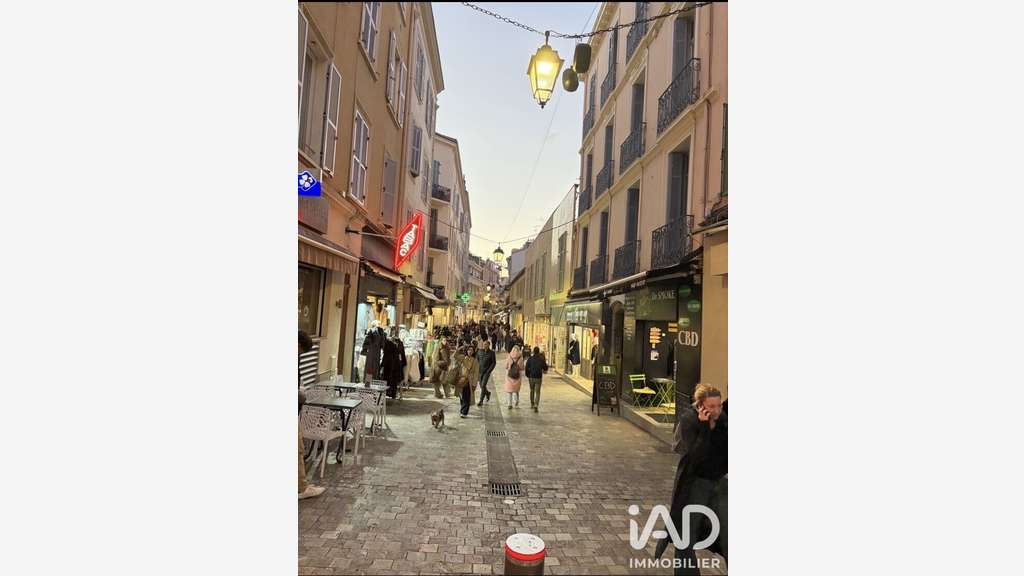 Vente local commercial rénové 38m² centre Cannes 
