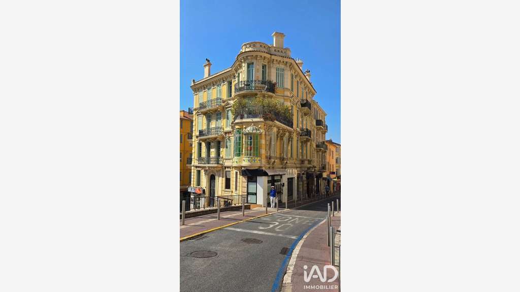 Vente local commercial rénové 38m² centre Cannes 