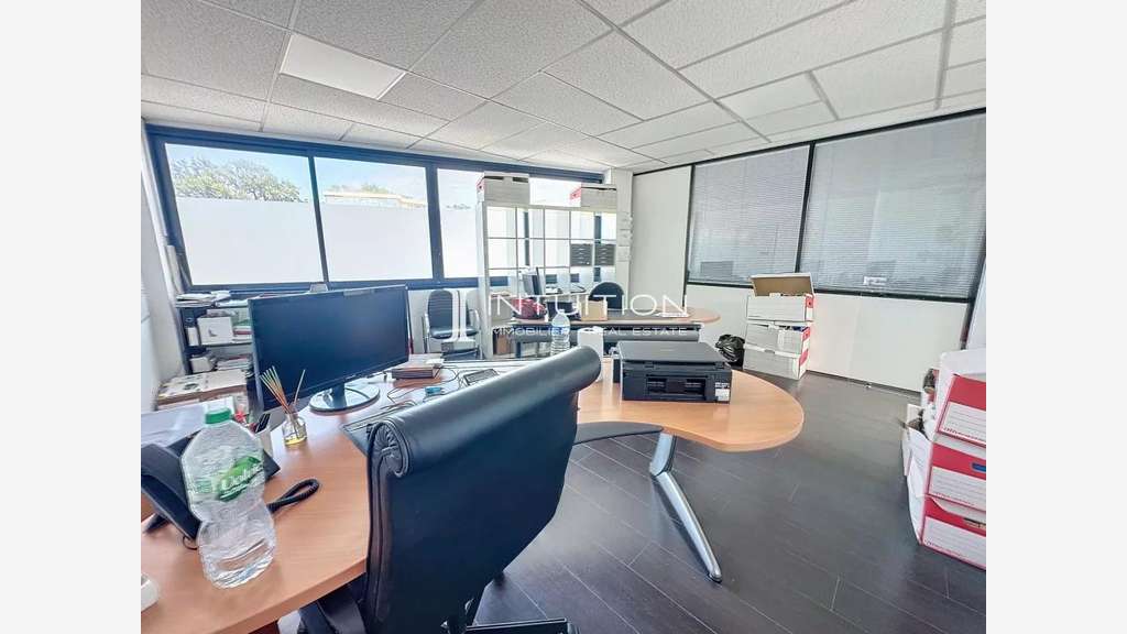 Local de 78m² à vendre à Cannes ZI Les Tourrades