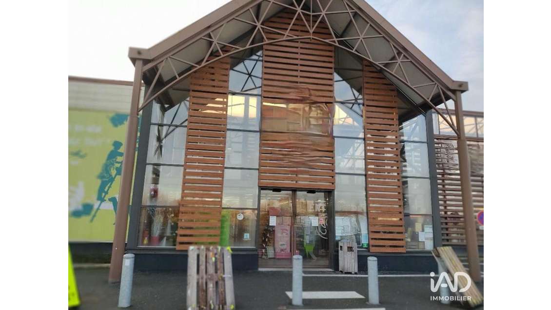 Murs commerciaux à Cappelle-la-Grande