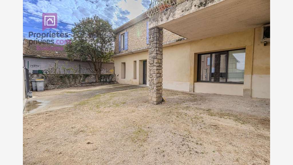 AV murs profession libérale 79m² à Carpentras 