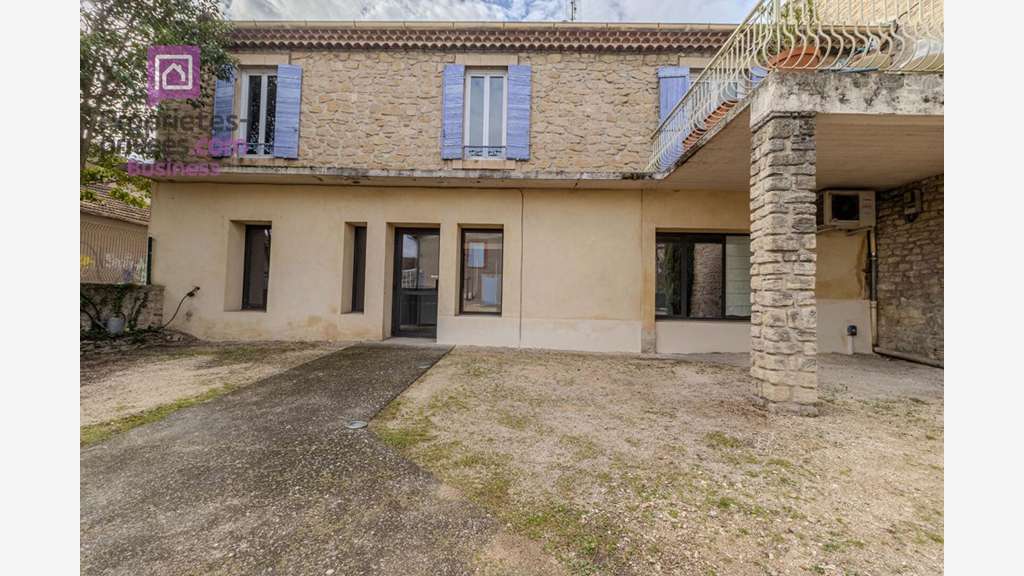 AV murs profession libérale 79m² à Carpentras 
