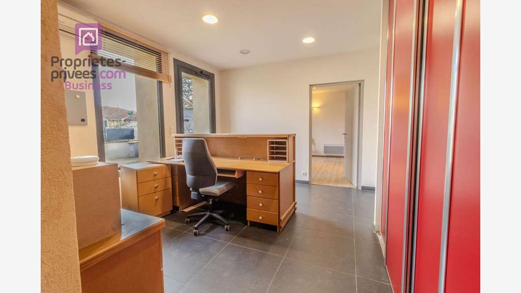 AV murs profession libérale 79m² à Carpentras 