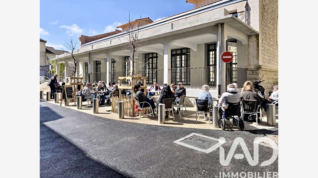 Vente local commercial à Cavaillon Place Cabassole