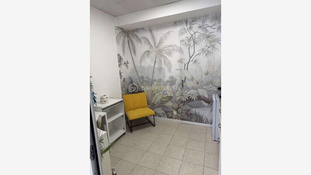 Local 45m² en excellent état climatisé à Cavalaire