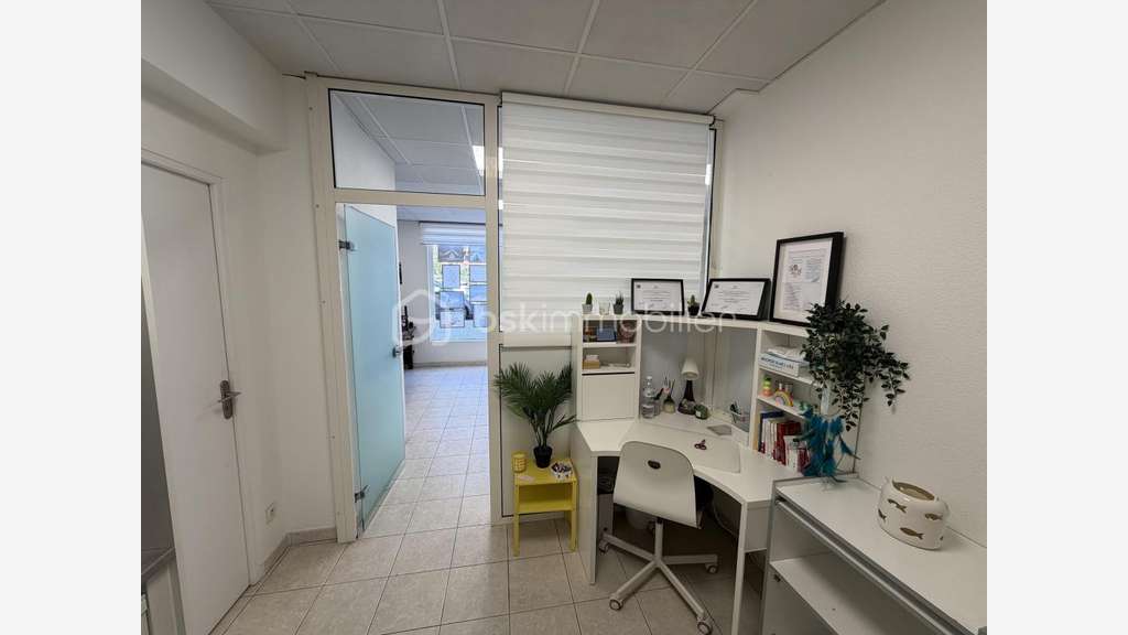 Local 45m² en excellent état climatisé à Cavalaire