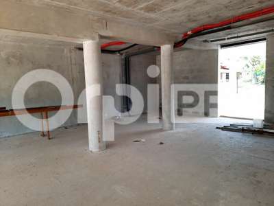 Local commercial 100m² en front de mer sur Cayenne