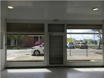 A vendre local 282m² avenue d'Estrée à Cayenne