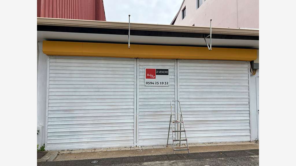 A vendre local 282m² avenue d'Estrée à Cayenne
