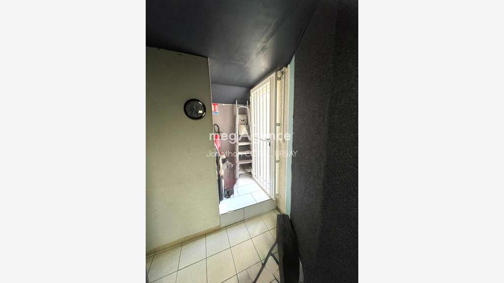 Vente local commercial 58m² à Cayenne centre