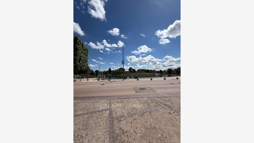 Vente local 100m² + parking quai de Saône à Chalon