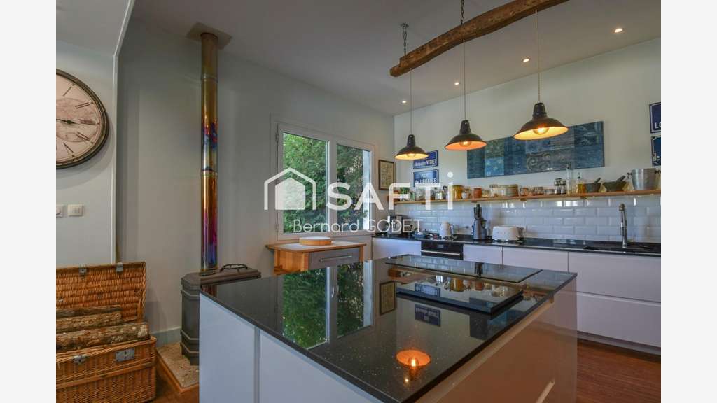 PENSION FÉLINE HAUT DE GAMME + MAISON D’HABITATION