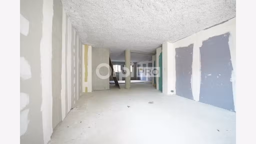Local commercial neuf de 80m² à vendre à Chaponnay