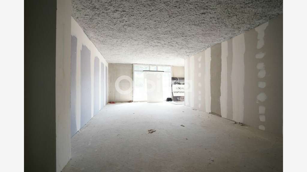 Local commercial neuf de 80m² à vendre à Chaponnay