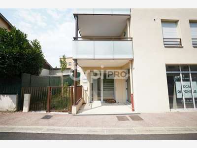 Local commercial neuf de 80m² à vendre à Chaponnay