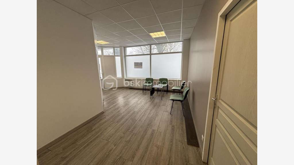 AV local refait à neuf 60m² à Charleville-Mézières